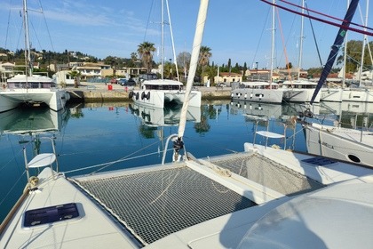 Location Catamaran Lagoon-Bénéteau Lagoon 380 - 4 cab. Empuriabrava