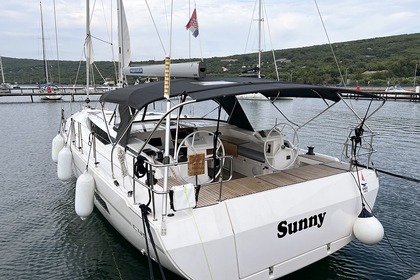 Hire Sailboat Bavaria Yachtbau Bavaria C45 Style - 3 cab. Punat