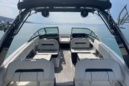 Location Bateau à moteur Regal LS6Surf Founex
