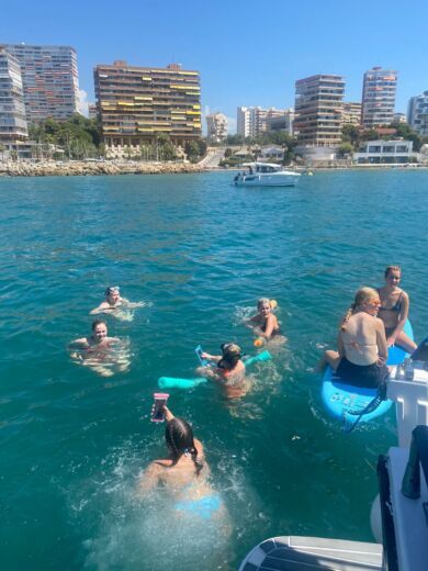 Alicante (Alacant) Motorboat Doqueve 360 11 metros alt tag text