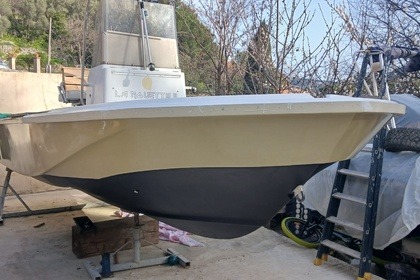 Hire Motorboat Boston whaler Outrage 19 Toulon