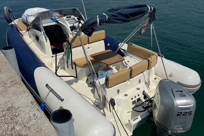 Noleggio Gommone Zodiac Nzo 700 cabin Sesto Calende