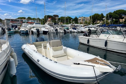 Hire RIB Capelli Tempest 700 Saint-Raphaël