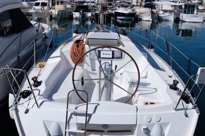 Hire Sailboat Jeanneau Sun Odyssey 32i Ibiza