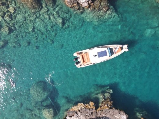 Paros Motorboat Saxdor 32 GTO alt tag text