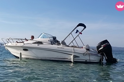 Charter Motorboat BENETEAU Flyer 750 Hyères