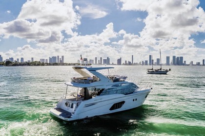 Location Bateau à moteur Absolute Absolute 52 Cannes