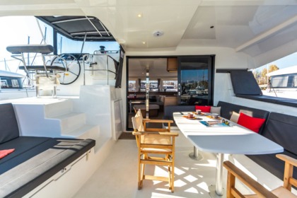 Charter Catamaran Lagoon-Bénéteau Lagoon 42 - 4 + 2 cab. Alimos