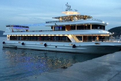 Charter Motor yacht 42m Superyacht with 320-350 People Capacity B4 42m Superyacht with 320-350 People Capacity B4 İstanbul