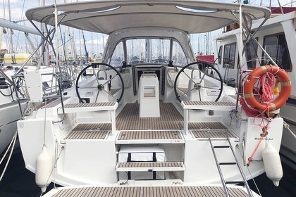 Location Voilier Beneteau Oceanis 38.1 Cambrils