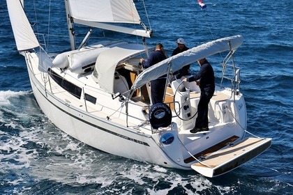 Charter Sailboat BAVARIA 33 C Sukošan