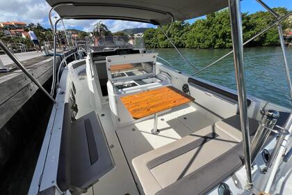 Location Bateau à moteur Jeanneau Cap Camarat 8.5 Cc Les Trois-Îlets