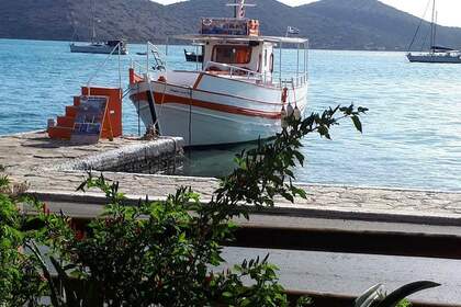 Charter Motorboat Wooden Wooden motorboat Elounda