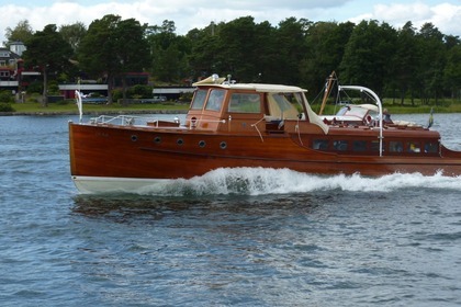 Hyra båt Motorbåt Custom Motorboat Stockholm