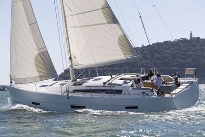 Charter Sailboat DUFOUR 43 Volos