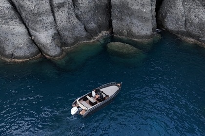 Hire Boat without licence  LUXURY BLACK BOAT Santorini