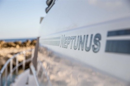 Hire Motor yacht Neptunus 60 Puerto Aventuras