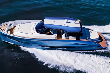 Hire Motorboat Solaris 60 Open ST Cannes