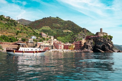 Miete Motorboot Cinque Terre Gozzo in legno - All inclusive La Spezia