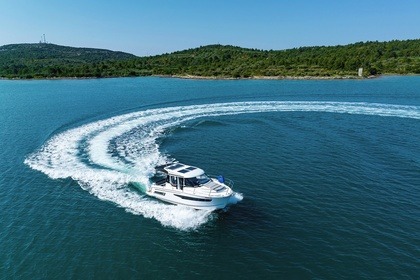 Hire Motorboat  Merry Fisher 895 Pirovac