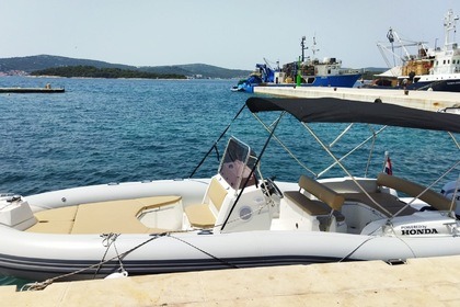 Charter Motorboat Marlin 790 Fb Biograd na Moru