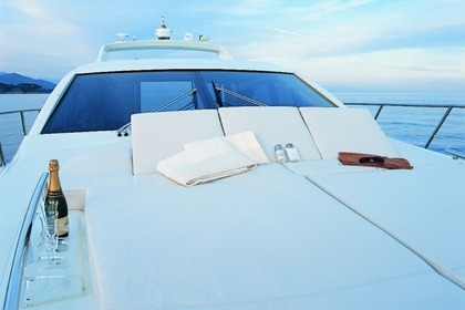 Location Yacht à moteur Azimut 68 s hard top Azimut 68 s hard top Sani Marina
