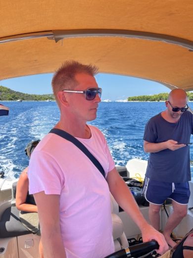 Rogosnizza Motorboat Atlantis Marine Open 670 alt tag text