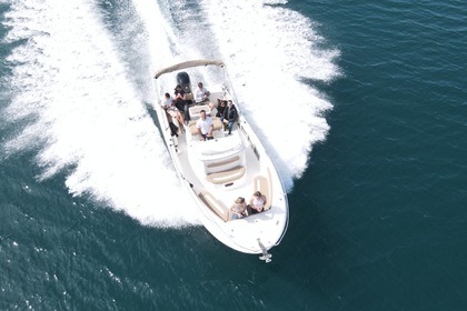 Hire Motorboat Jeanneau Cap camarat 8.5CC Vrsar Marina