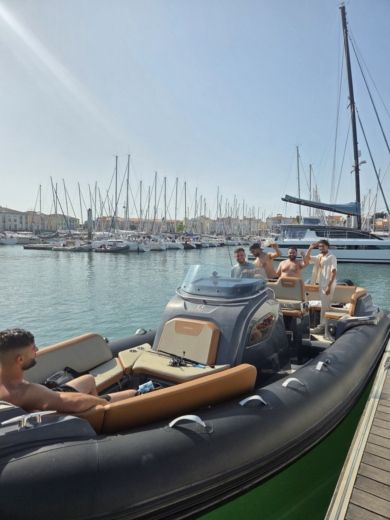 Les Sables-d'Olonne RIB Zodiac Medline 9 alt tag text