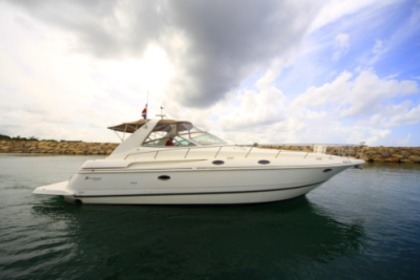 Hire Motorboat Sea Ray Soundancer La Romana