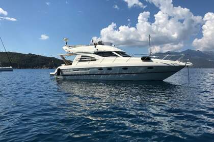 Charter Motorboat CRANCHI 40 Hyères