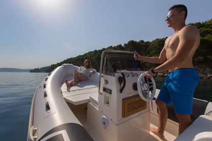 Aluguel Semi Rígido Joker Boat Clubman 21 Vilamoura