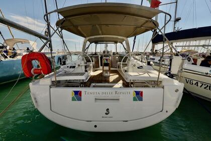 Hire Sailboat BENETEAU OCEANIS 41.1 Cecina