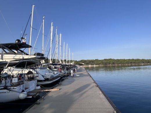 Zadar Sailboat Bavaria 35 alt tag text