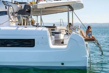Charter Catamaran Lagoon Lagoon 43 Cugnana Verde