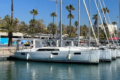 Hyra båt Segelbåt Beneteau Oceanis 41.1 Barcelona