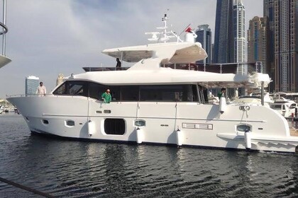 Verhuur Motorboot 1- AZİMUT 75 22,86 MT 3 CABINS 2009 Dubai