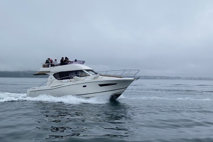 Hire Motorboat Jeanneau Merry Fisher 10 Port-la-Forêt