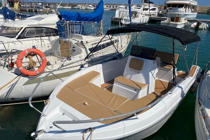 Location Bateau à moteur ASTILUX AX 600 OPEN Benalmádena