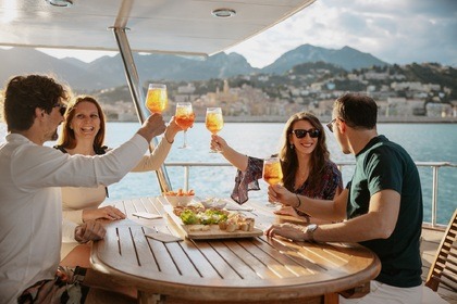 Location Yacht à moteur Canados Canados 90' Menton