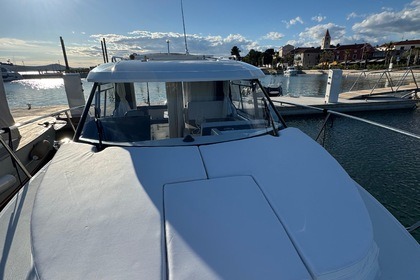 Hire Motorboat Jeanneau Merry Fisher 795 Turanj