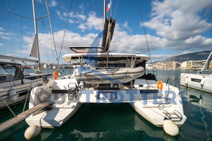 Charter Catamaran Lagoon Lagoon 42 Volos