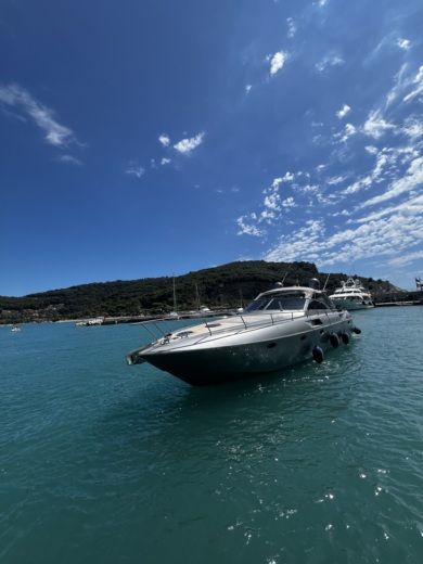 Marina di Carrara Motor Yacht Rizzardi QERRE 48 alt tag text