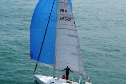 Hire Sailboat Beneteau First 31.7 Saint-Gilles-Croix-de-Vie