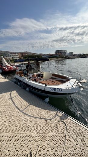 Trogir Motorboat Mingolla Brava 22 alt tag text