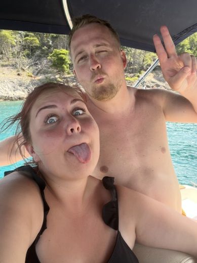 Split Motorboat Chaparral 215 ssi alt tag text