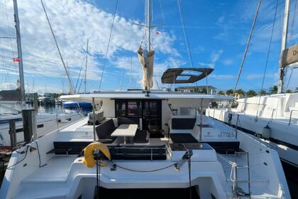 Aluguel Catamarã Fountaine Pajot Astrea 42 with watermaker Nassau