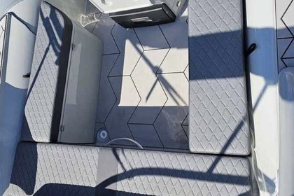 Hire RIB Sacs Marine Strider 25 Kotor