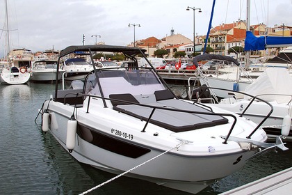 Hire Motorboat Bénéteau Flyer 8 Sundeck Barcelona