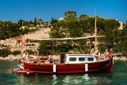 Charter Motorboat Capeador Saura 40 Port de Pollença